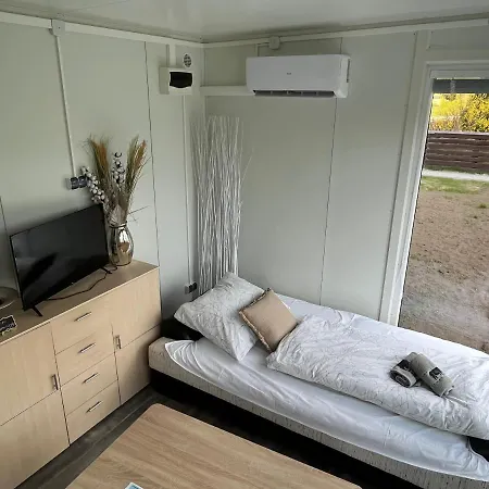 Kralovsky Park, 65, 059 72 *