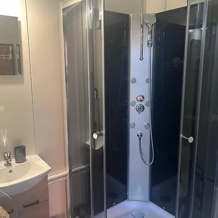 Kralovsky Park, 65, 059 72 *